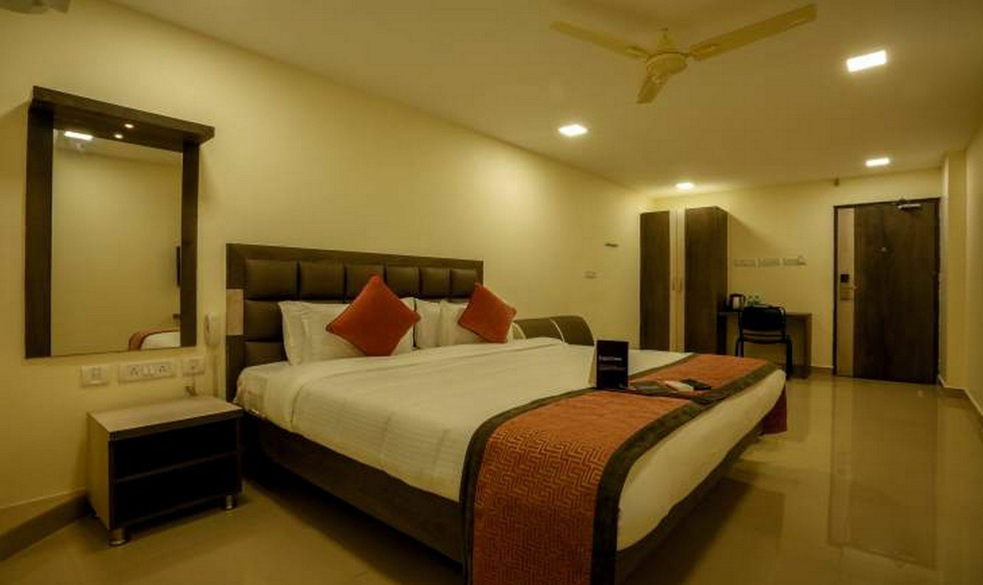 Venture Park, Omr, Thoraipakkam, Chennai Hotel Exterior foto